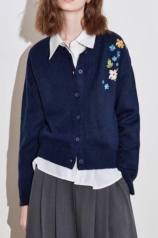 Vintage Floral Embroidered Knit Blouse