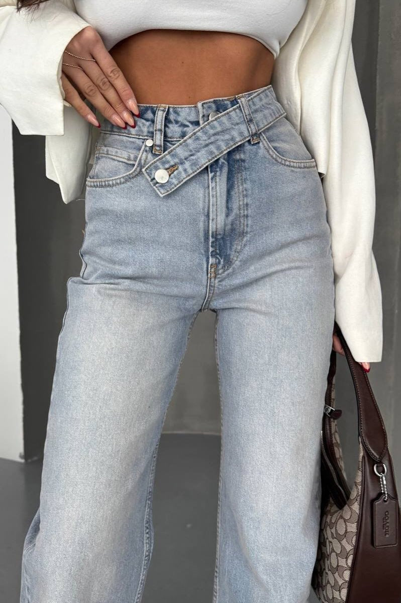 Vintage Straight Leg Denim Jeans