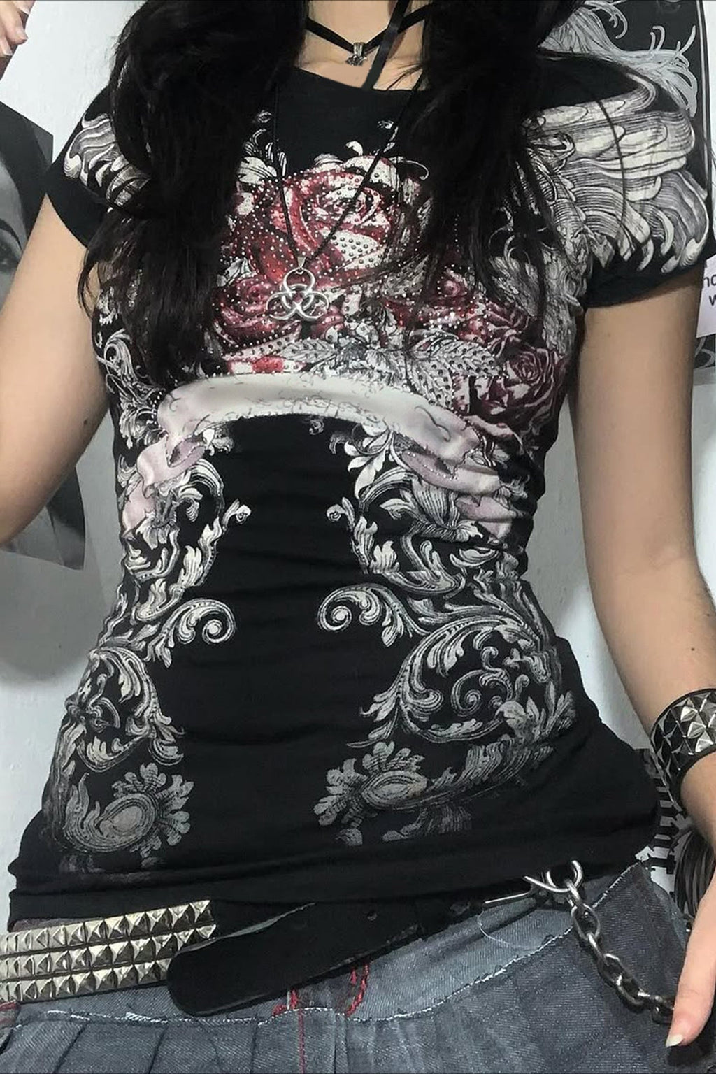 Gothic Print Fitted Crew Neck T-Shirt