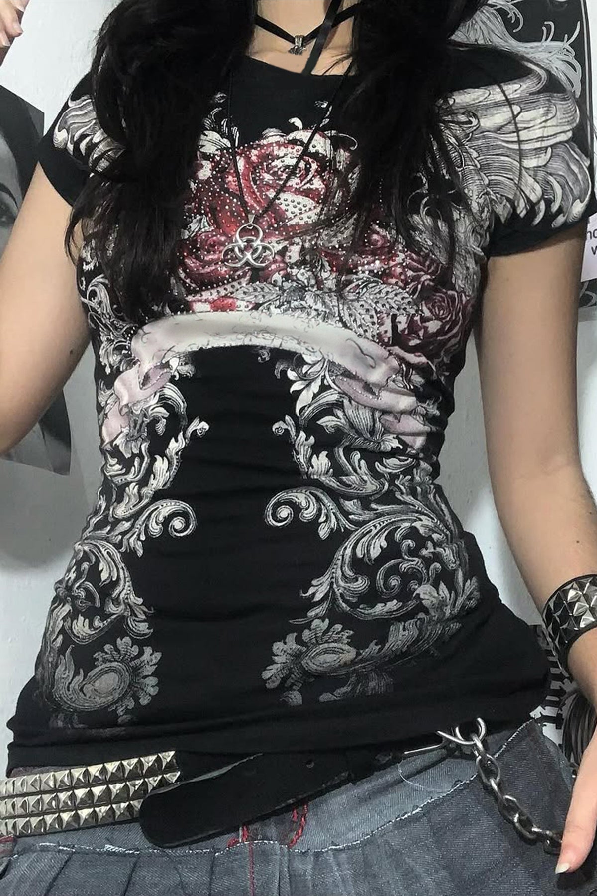 Gothic Print Fitted Crew Neck T-Shirt