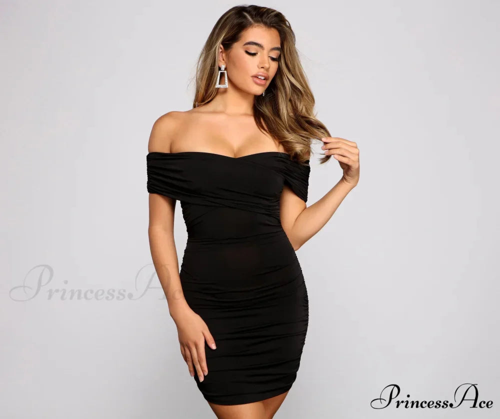 Alluring And Chic Charming Off-The-Shoulder Mini Dress