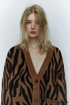 Animal Jacquard V-neck Extended Sleeve Cardigan