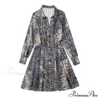 Animal Printed Long Sleeve V-Neck Blouse