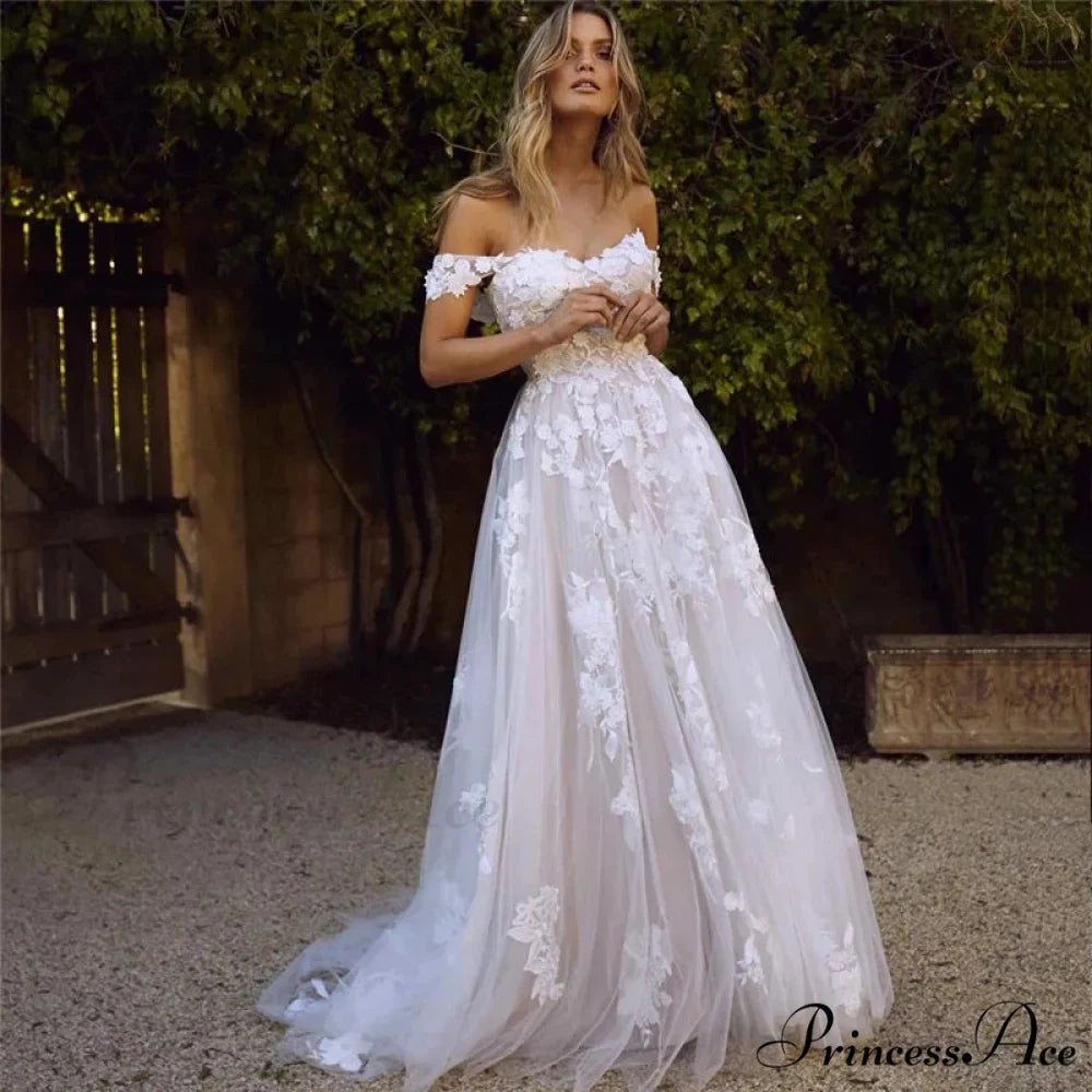 Brief Retro Sleeveless Bridal Gown