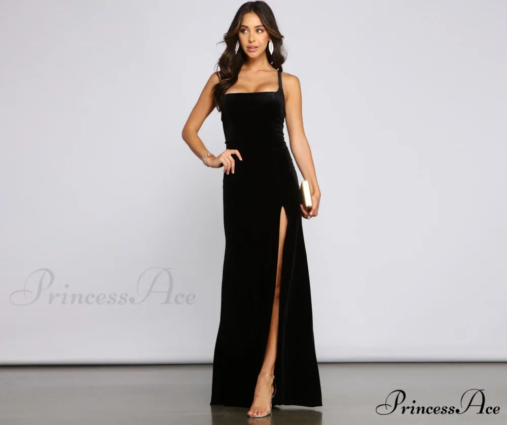 Christina Lace-Up Stylish Back Velvet Dress