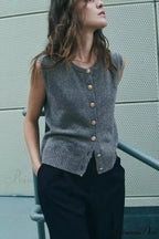 Circular Neck Gilded Button Sleeveless Cardigan