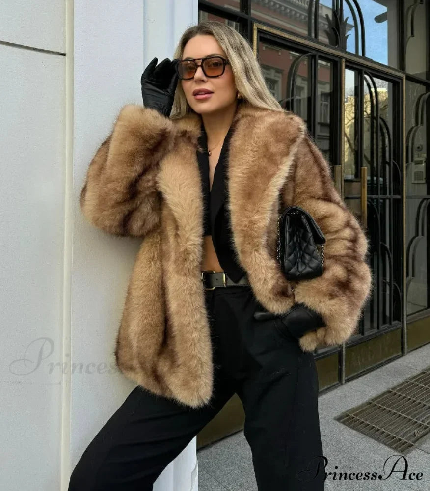 City Full Sleeve Collar Paneled Overcoat