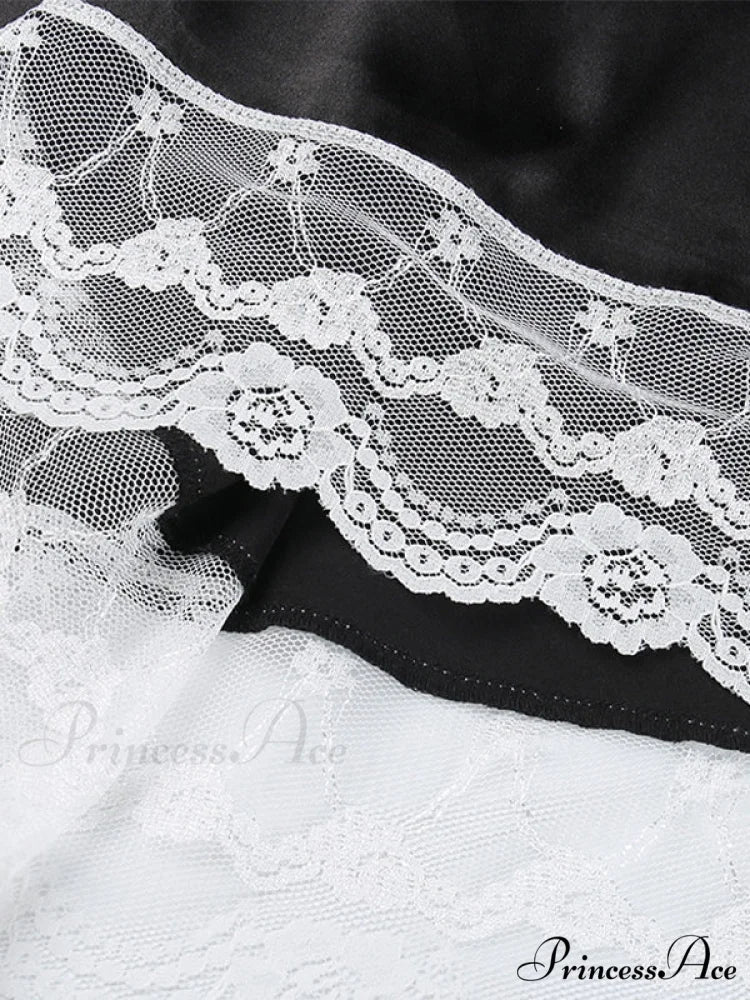 Contrasting Zip-Up Graceful Crop Top