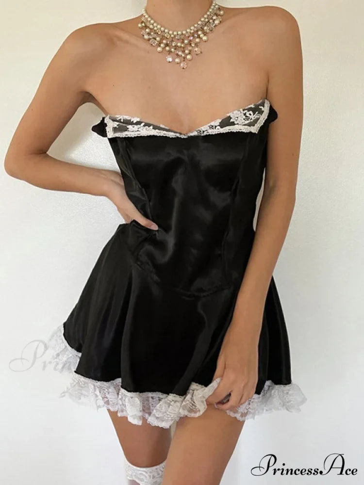 Contrasting Zip-Up Graceful Crop Top