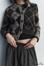 Cozy Diamond Design Circular Neck Cardigan