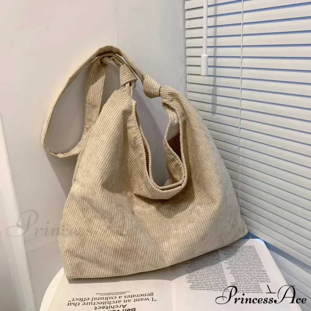 Crimson Vintage Pattern Shoulder Bag