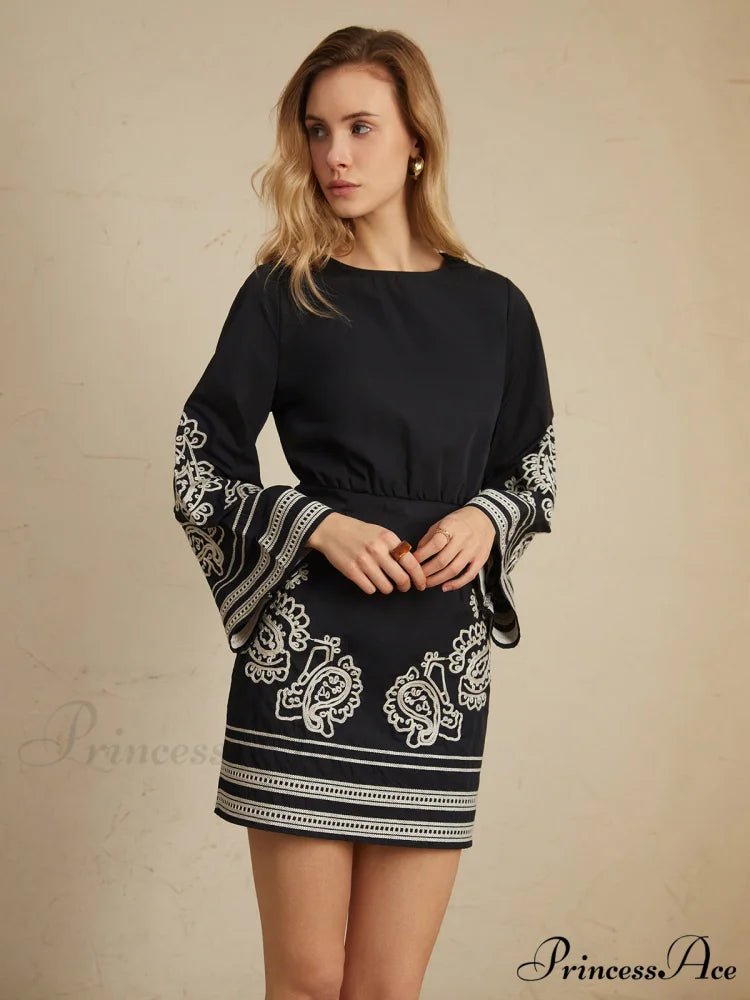 Delicate Embroidery Bell Trendy Sleeve Short Dress