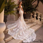Delicate Mermaid Outdoor Wedding Gown