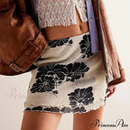Delicate Net Floral Pattern Skirt