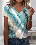 Design Gradient Neck V T-shirt