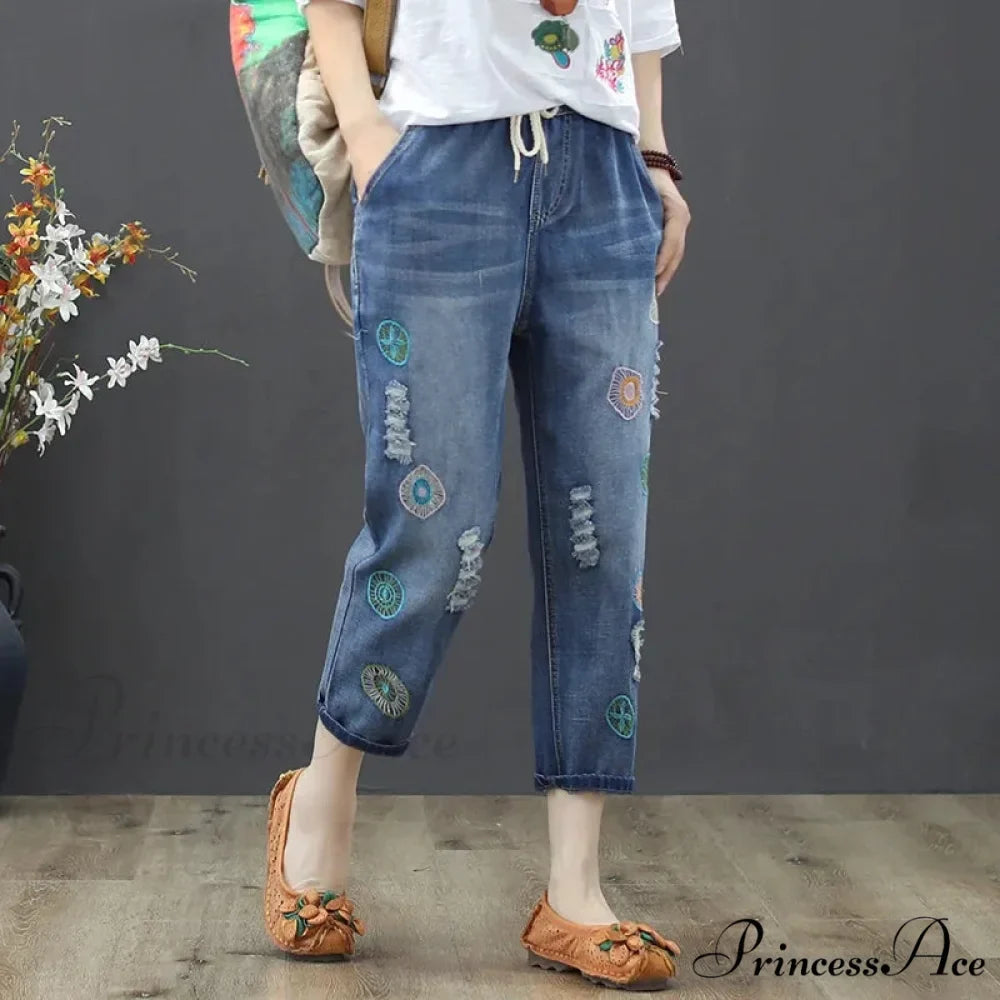 Embroidery Ripped Korean Capris Pants