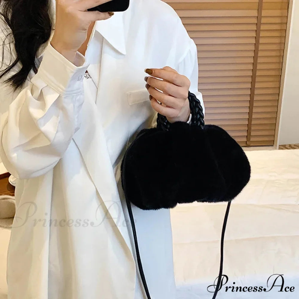 Fall Winter Artificial Fur Folded Stylish Crossbody Shoulder PurseModified Title: Fall Winter Artificial Fur Folded Stylish Crossbody Shoulder Purse