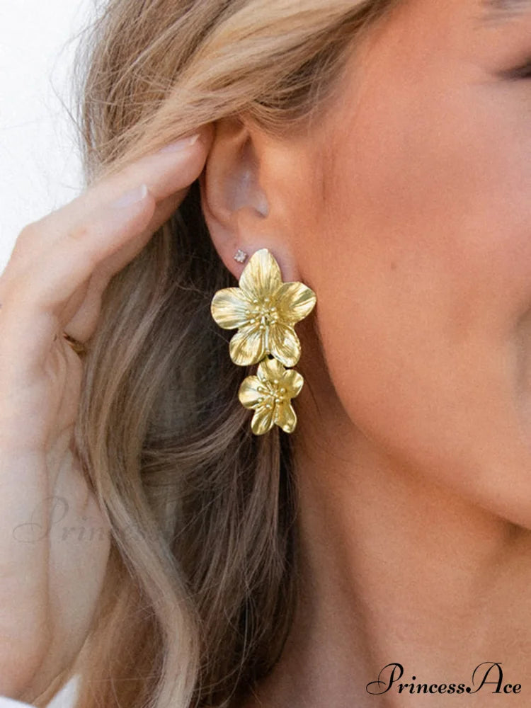 Fashionable Charming Flower-Shaped Earrings