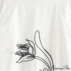 Flexible Different Colored Flower Embroidery High Waist Skirt