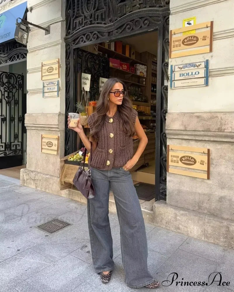 Flexible Rough Needle Knitted Sleeveless Sweater