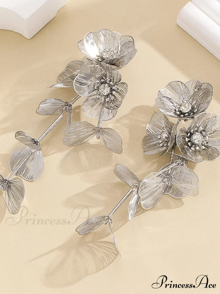 Floral Decor Graceful Fringed Earrings
