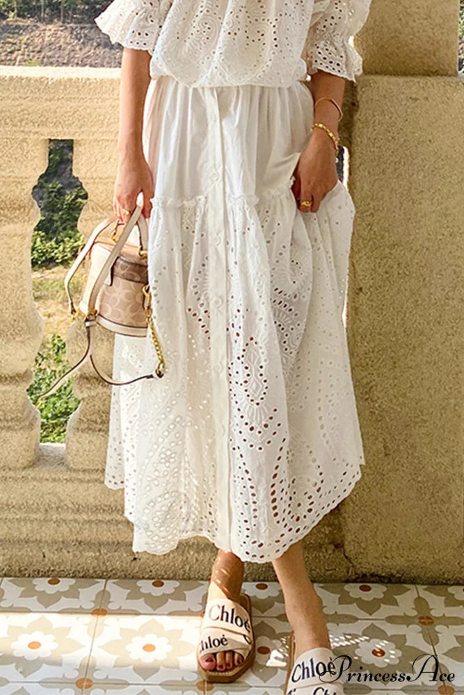 Folded White Lace with Skirt Embroidery