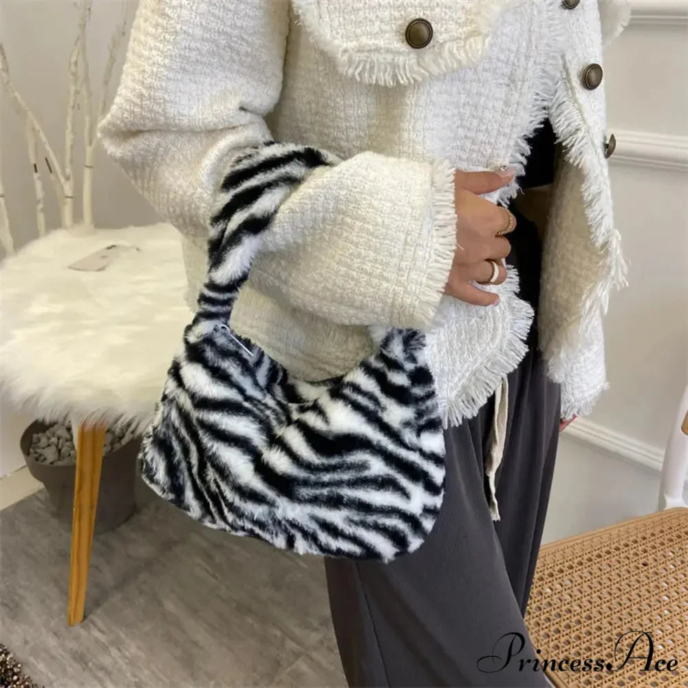 Gentle Fluffy Leopard Design Shoulder Tote Purse