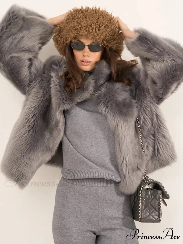 Gentle Puffy Collar Extended Sleeve Jacket