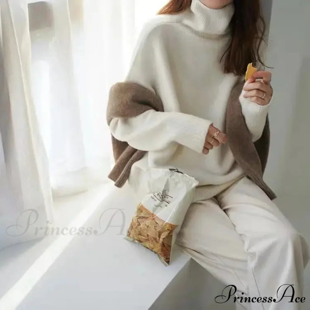 High-necked  Wool  Enlarged Jumper