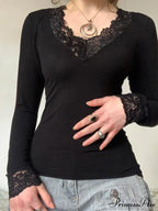 Informal Solid Lace Trim Slender V-Neck Knit Top