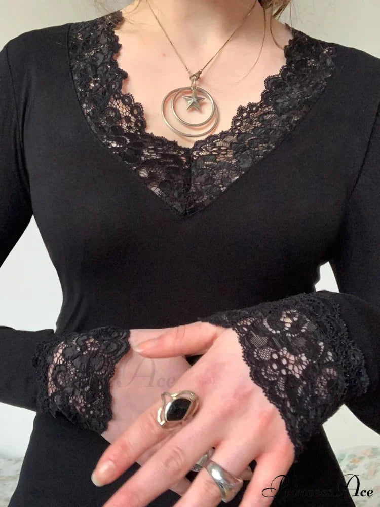 Informal Solid Lace Trim Slender V-Neck Knit Top