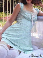 Lace Paneled Floral Trendy Cropped Tank Top