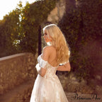 Lace Profound Plunge Sleeveless Wedding Gown