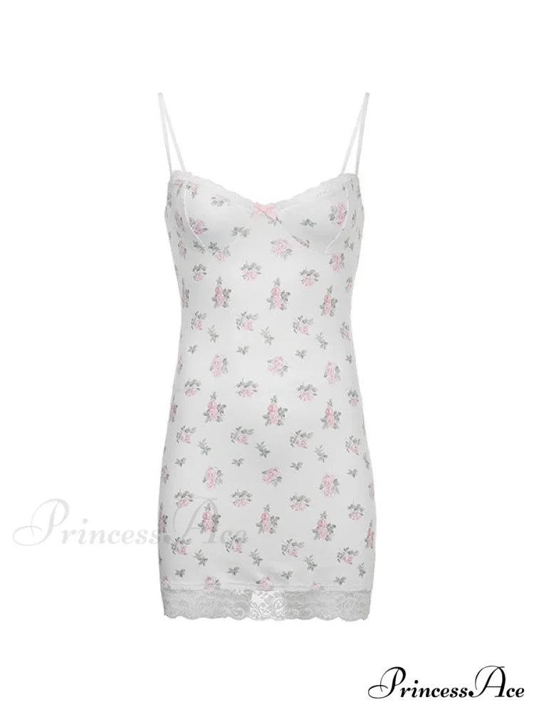 Lace Trim Graceful Cropped Tank Top