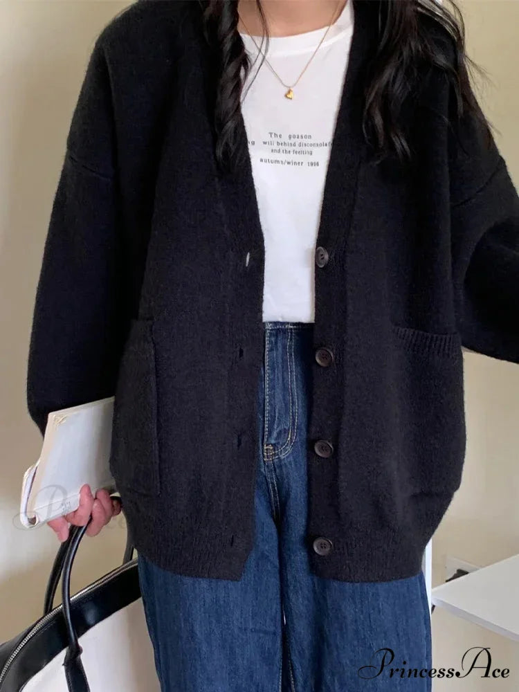 Large Preppy V-Neck Knitted Knit Cardigan