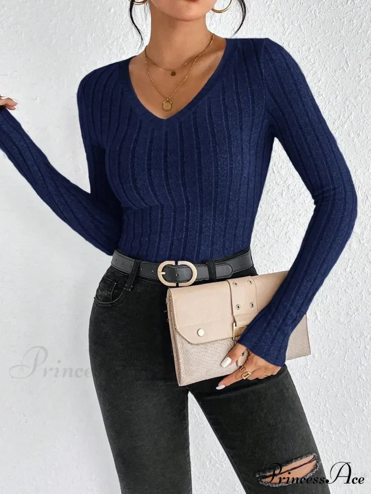 Light Deluxe Basic Sleek Cozy V-Neck Pullover Top Women