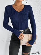 Light Deluxe Basic Sleek Cozy V-Neck Pullover Top Women
