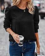 Long-sleeved sweatshirt with round neck