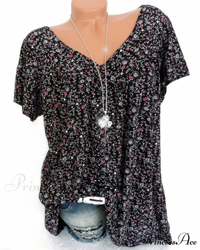 loose short-sleeved V-neck tee