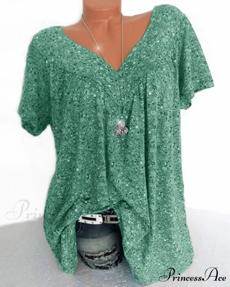 loose short-sleeved V-neck tee