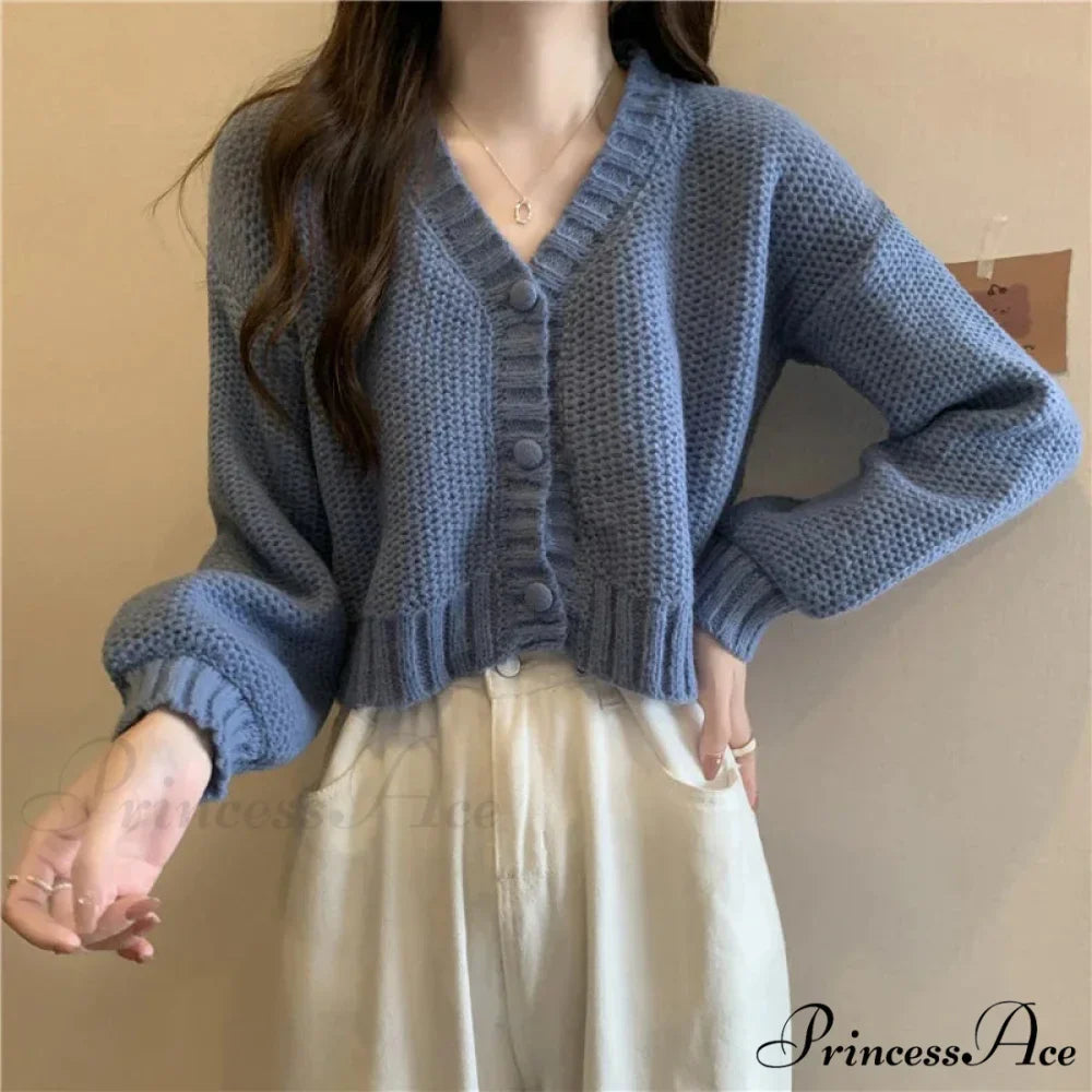 Low-cut Buttoned Knitted Cardigan