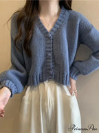Low-cut Buttoned Knitted Cardigan