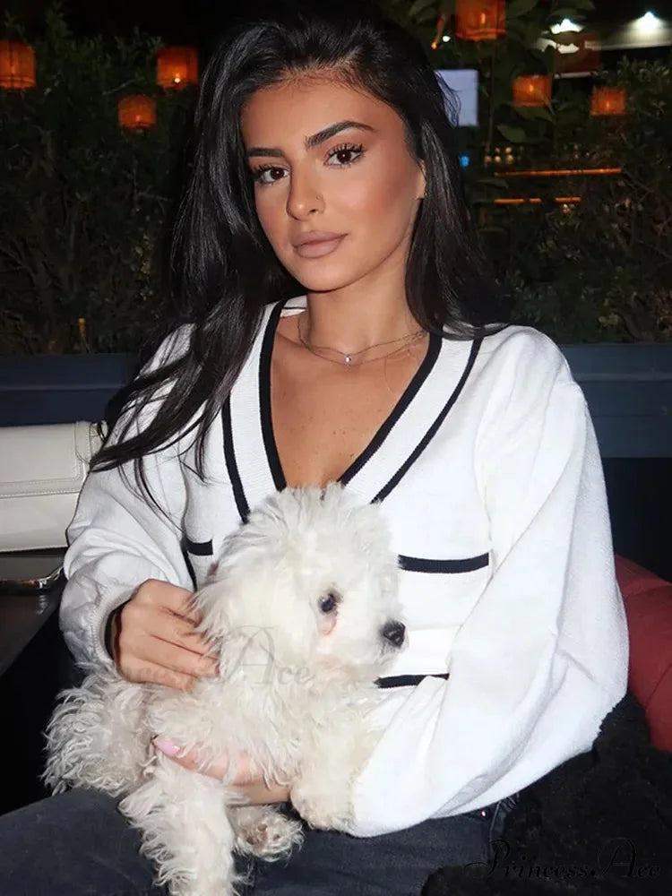 Low-cut Cropped Differentiating Cardigan