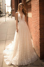 Low-cut Neckline Sleeveless Mermaid Bridal Gown