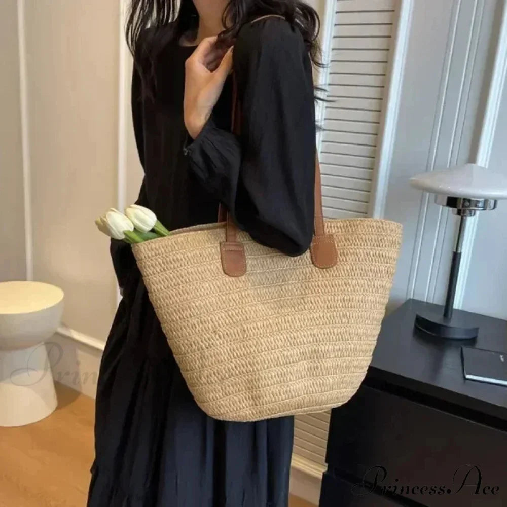 Luxurious Texture Traveler Shoulder Bag