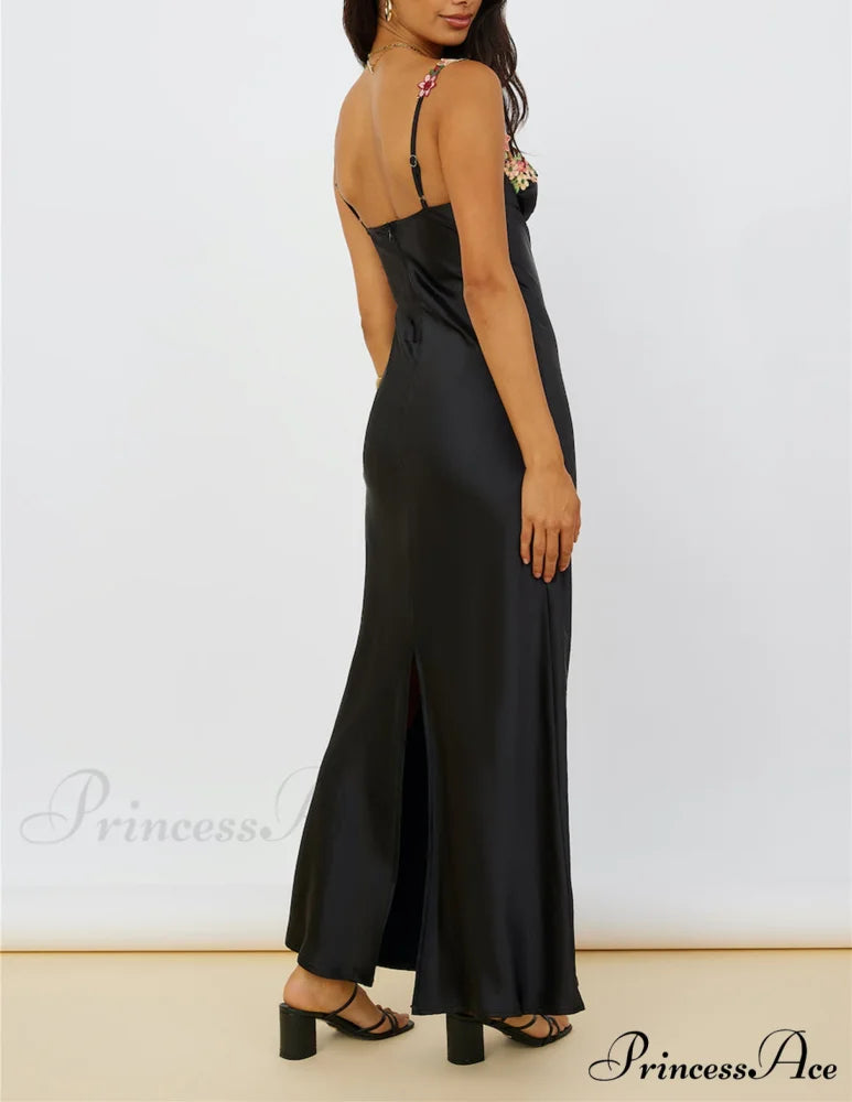 Magnetic Forces Flower Charming Embroidery Maxi Dress Black