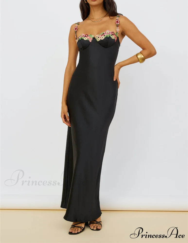 Magnetic Forces Flower Charming Embroidery Maxi Dress Black