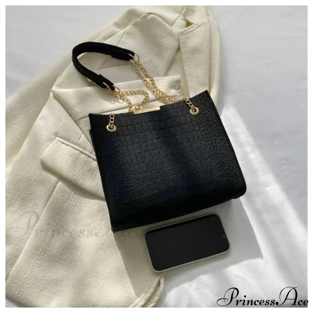 Monochrome Crocodile Pattern Spacious Shoulder Handbag