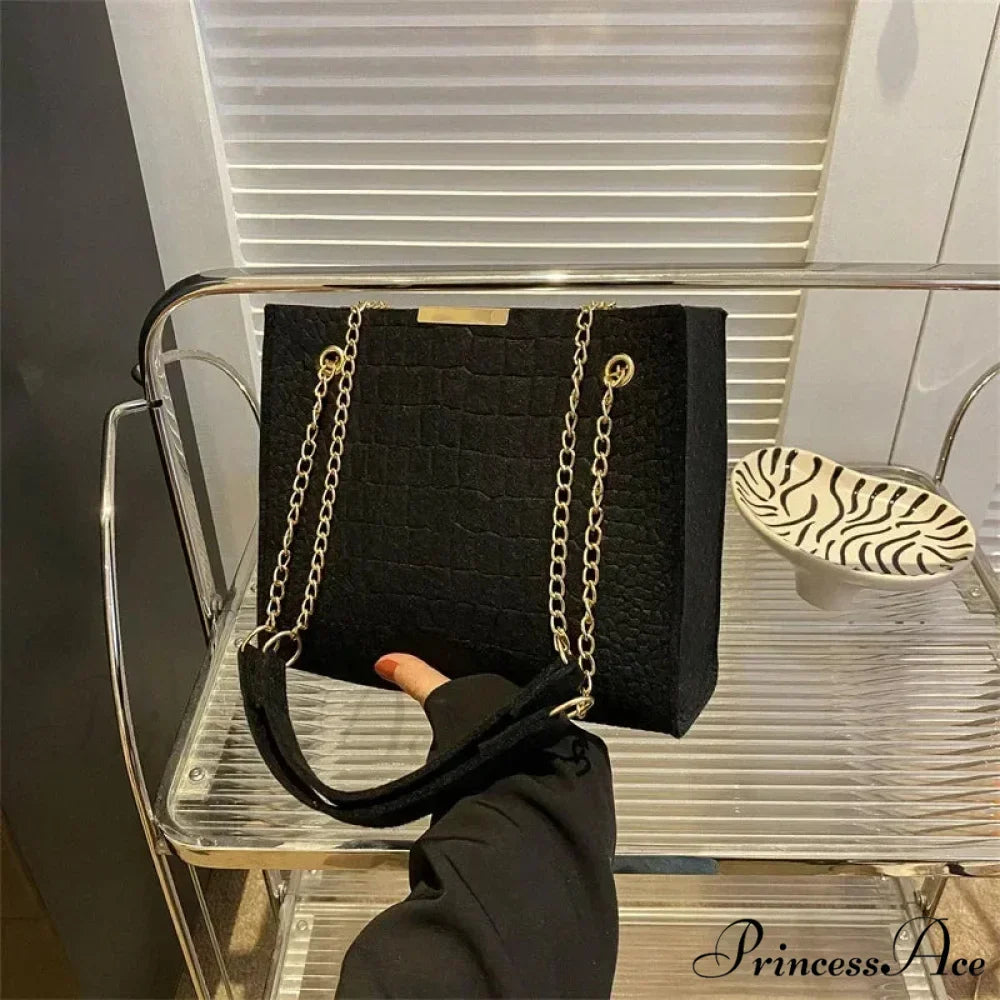 Monochrome Crocodile Pattern Spacious Shoulder Handbag