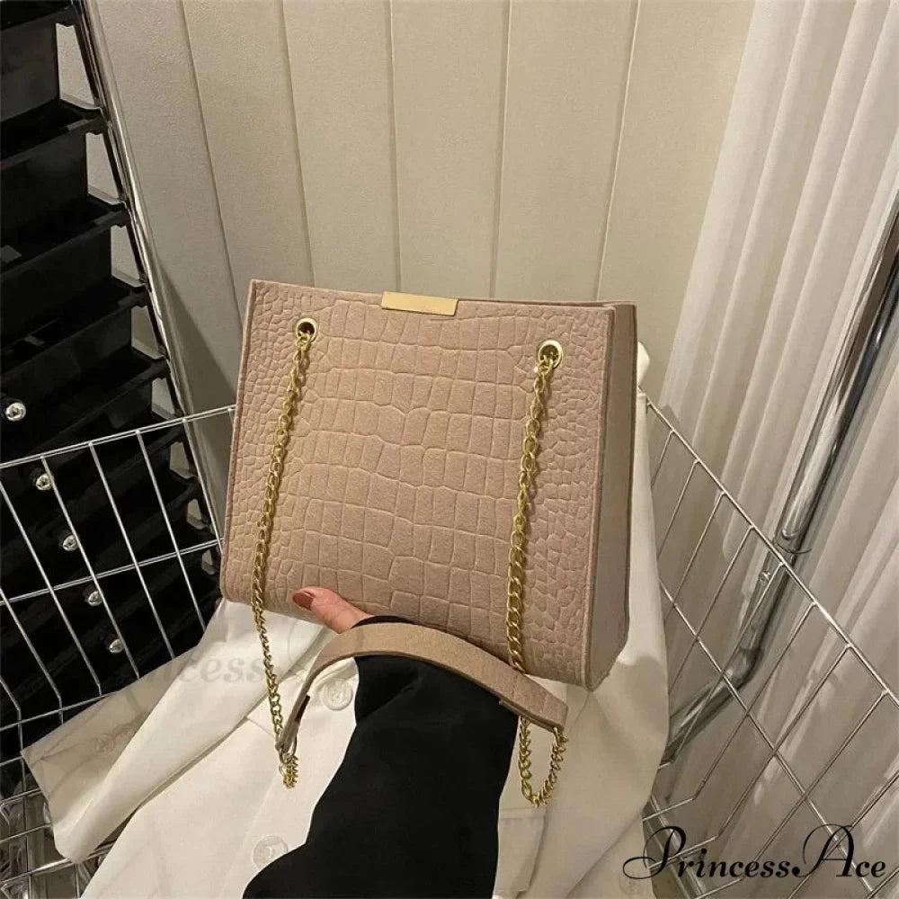 Monochrome Crocodile Pattern Spacious Shoulder Handbag